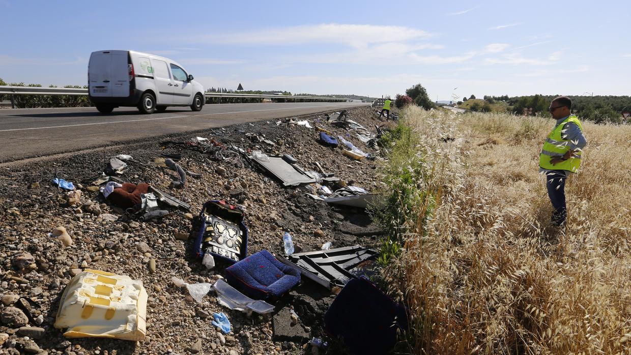 Restos de un accidente en una carretera cordobesa