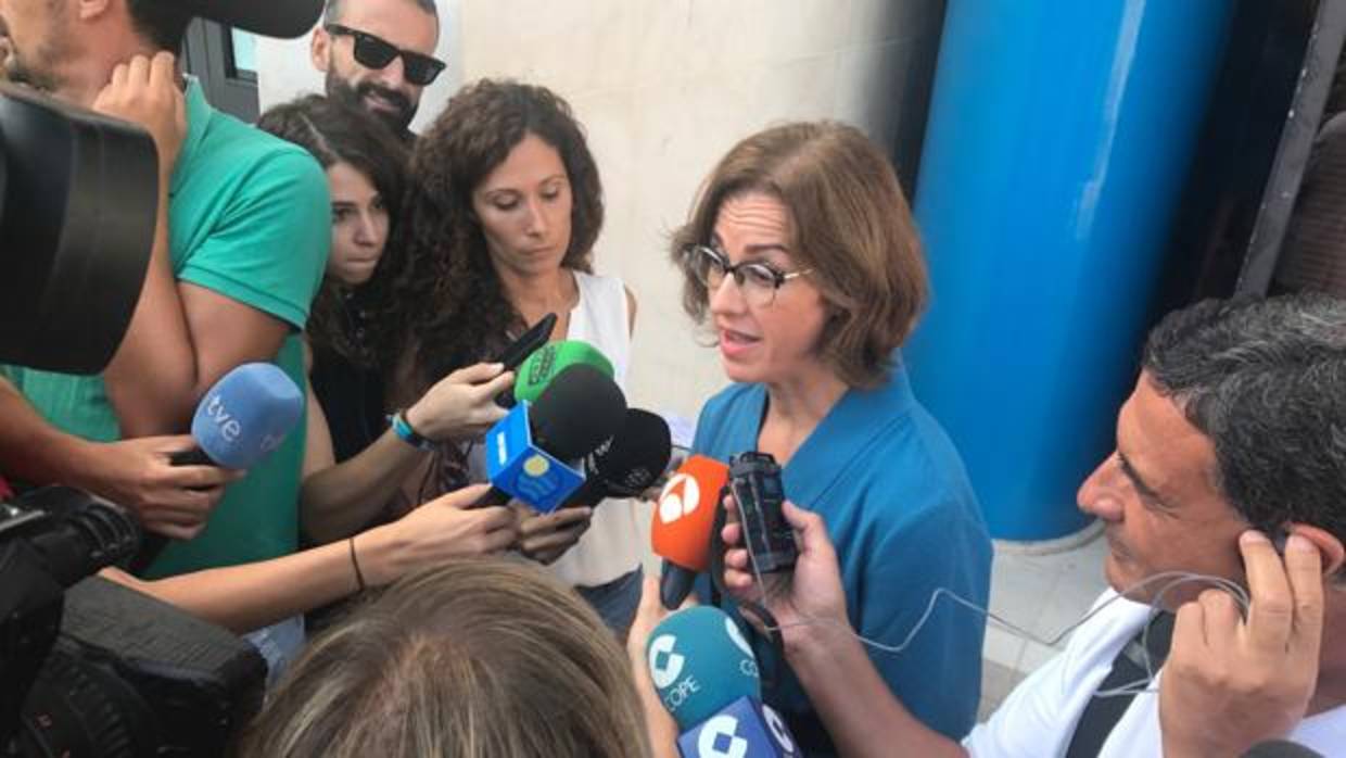 La abogada de Juana Rivas atiende a los medios tras la comparecencia ante el juez