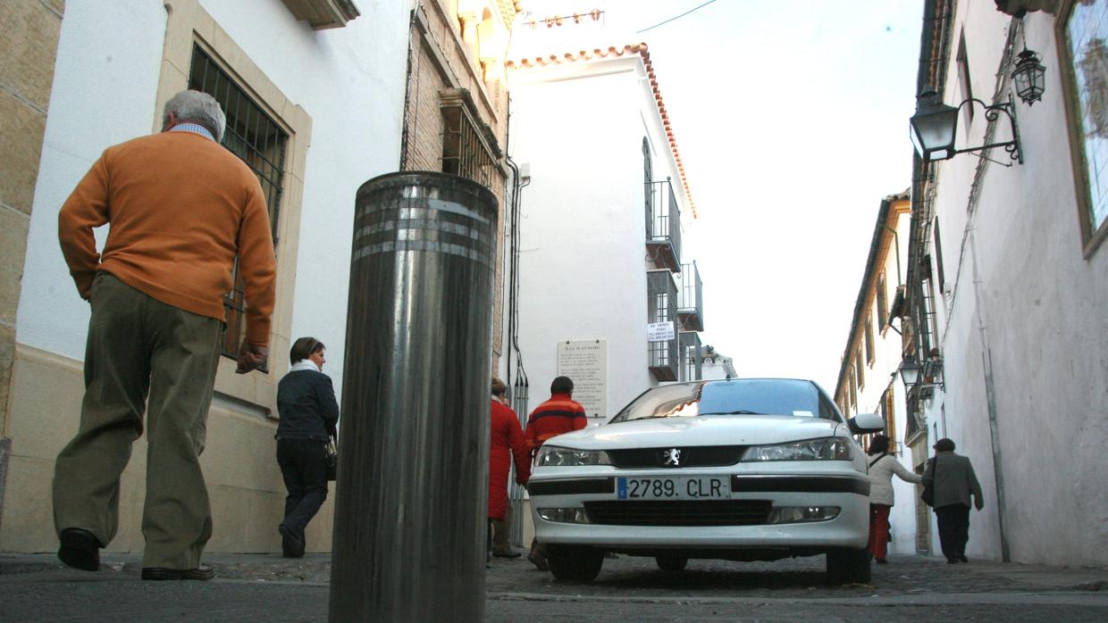 Bolardos en Córdoba, más fechas que lugares