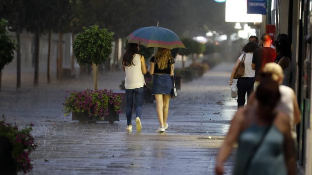 La semana dará comienzo con un descenso de las temperaturas y la llegada de fuertes lluvias a Córdoba