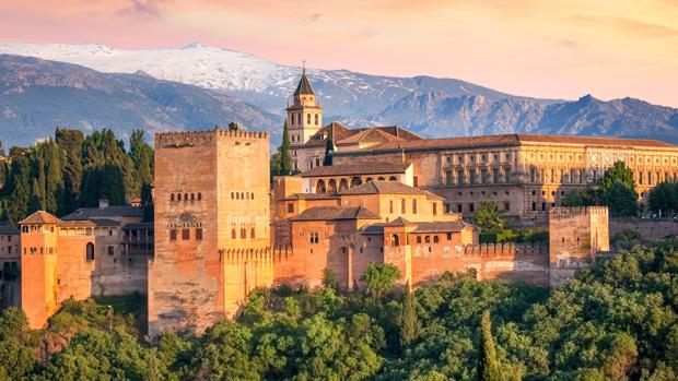 La Alhambra de Granada, hogar de aves rapaces