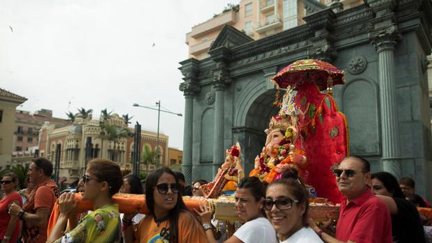 Dimite el vicario de Ceuta por permitir un canto rociero a una deidad hindú