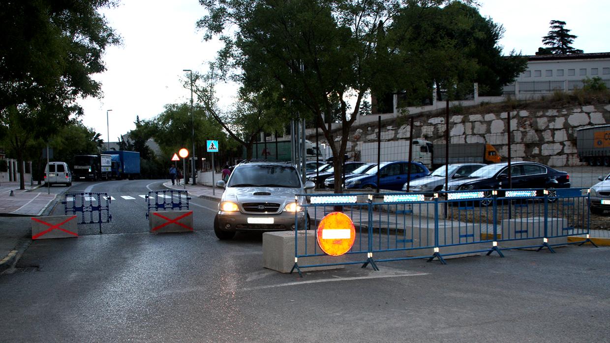 Imagen de los elementos colocados en la Avenida Niceto Alcalá Zamora Torres de Priego