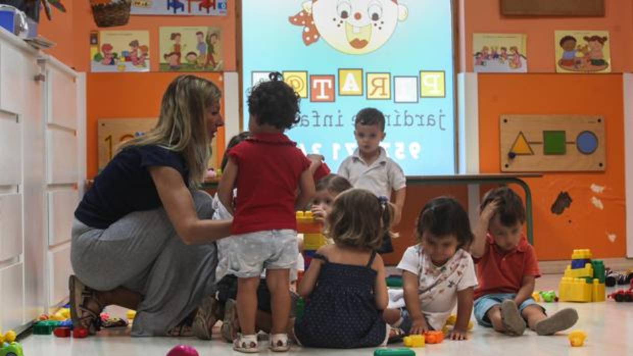 El curso escolar se inició ayer para los niños con edades entre los 0 y los 3 años