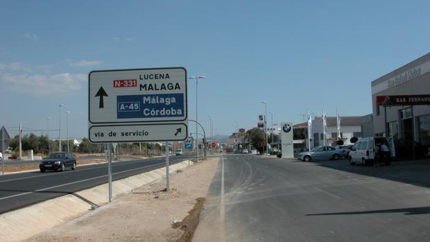 Heridos cuatro jóvenes en un accidente de tráfico en Lucena