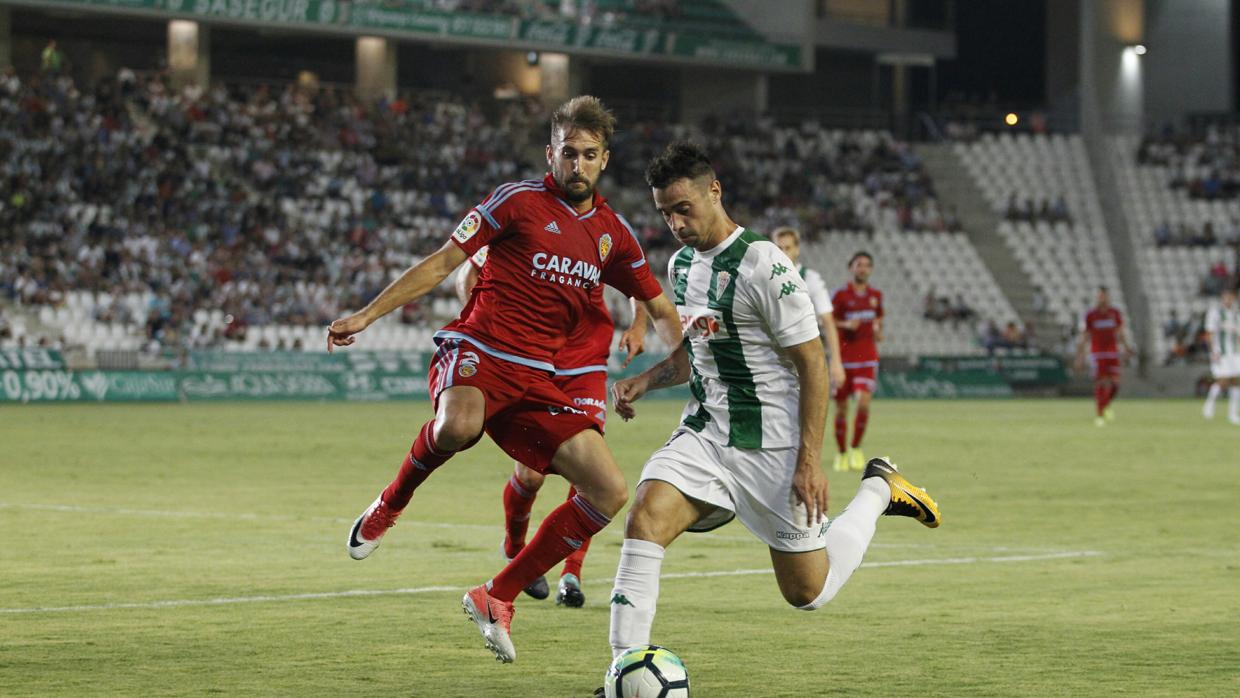 Jaime Romero, en un momento del Córdoba CF ante el Real Zaragoza esta noche en El Arcángel