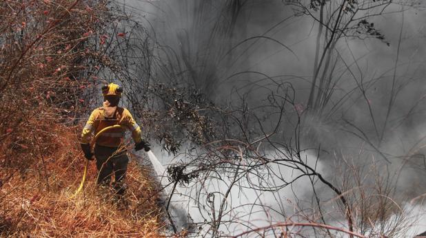 Un incendio en la Granada de Riotinto activa el nivel 1