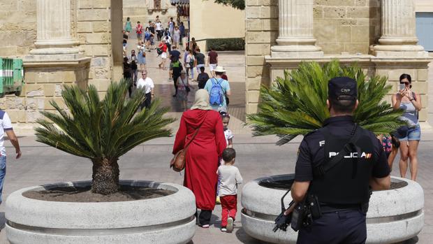 Las medidas de seguridad se centran en las zonas comerciales y turísticas de Córdoba