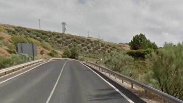 Fallece una mujer y tres personas resultan heridas, entre ellas una bebé, en una colisión en Linares