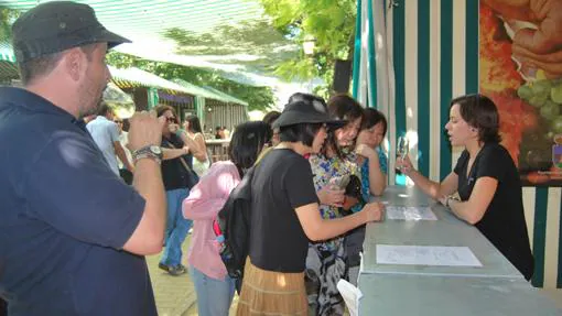 Turistas extranjeros durante una de las ediciones de la Fiesta del Vino y la Tapa de Montilla