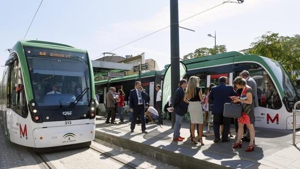 El funcionamiento de las máquinas expendedoras de billetes, la principal consulta de los usuarios del metro