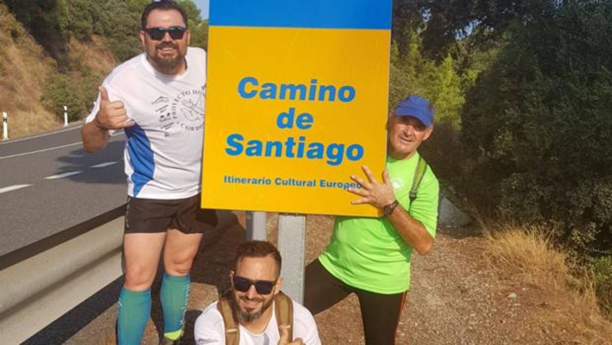 Voluntarios que van a realizar el Camino de Santiago