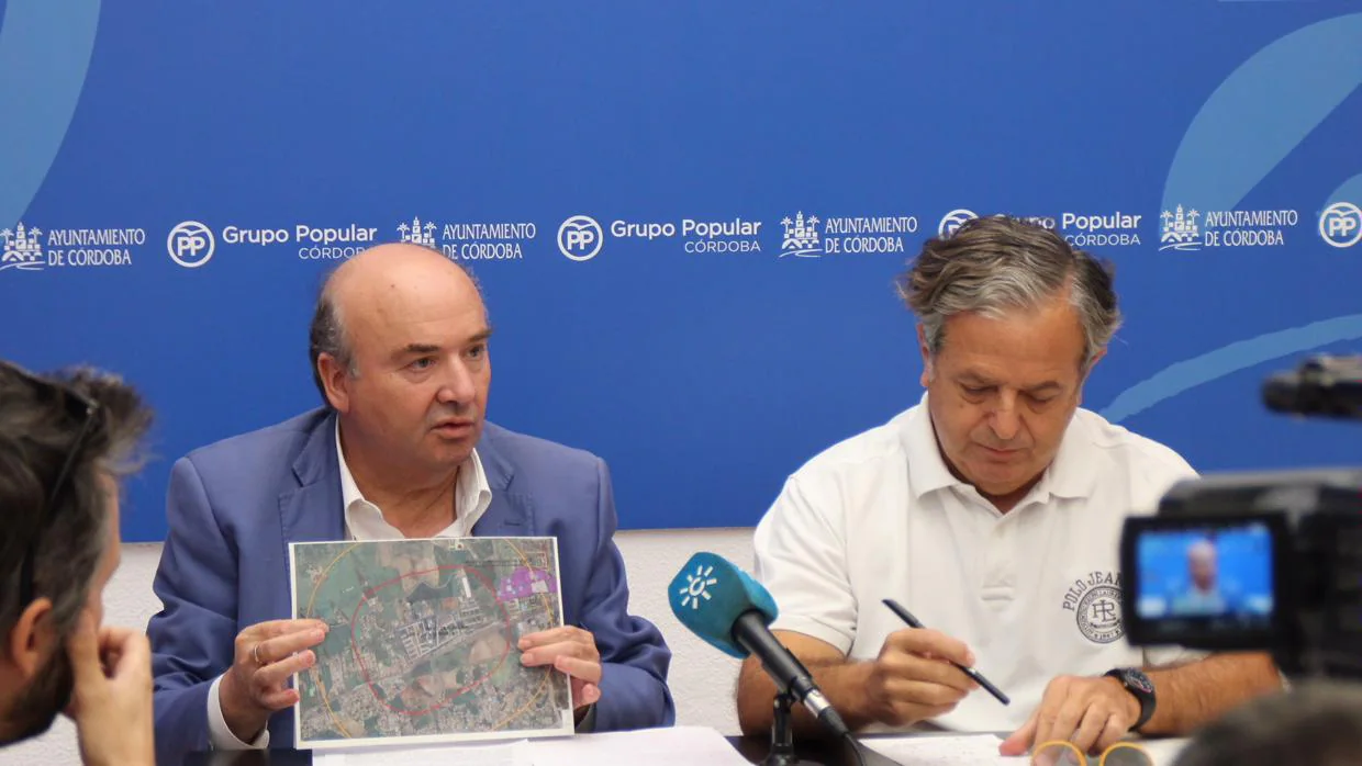 Luis Martín y Salvador Fuentes en una rueda de prensa