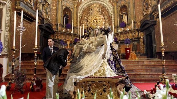 La Virgen de las Angustias estará expuesta en besamanos el 14 de octubre