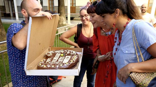 El diálogo en Andalucía cabe en una palmera de chocolate