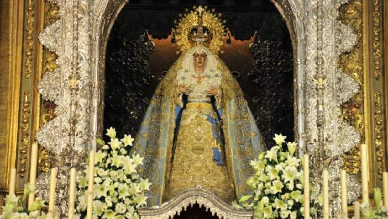 La Virgen de la Esperanza, con la corona que se restaurará