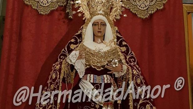 El Amor bendice un nuevo manto para la Virgen de la Encarnación de Córdoba