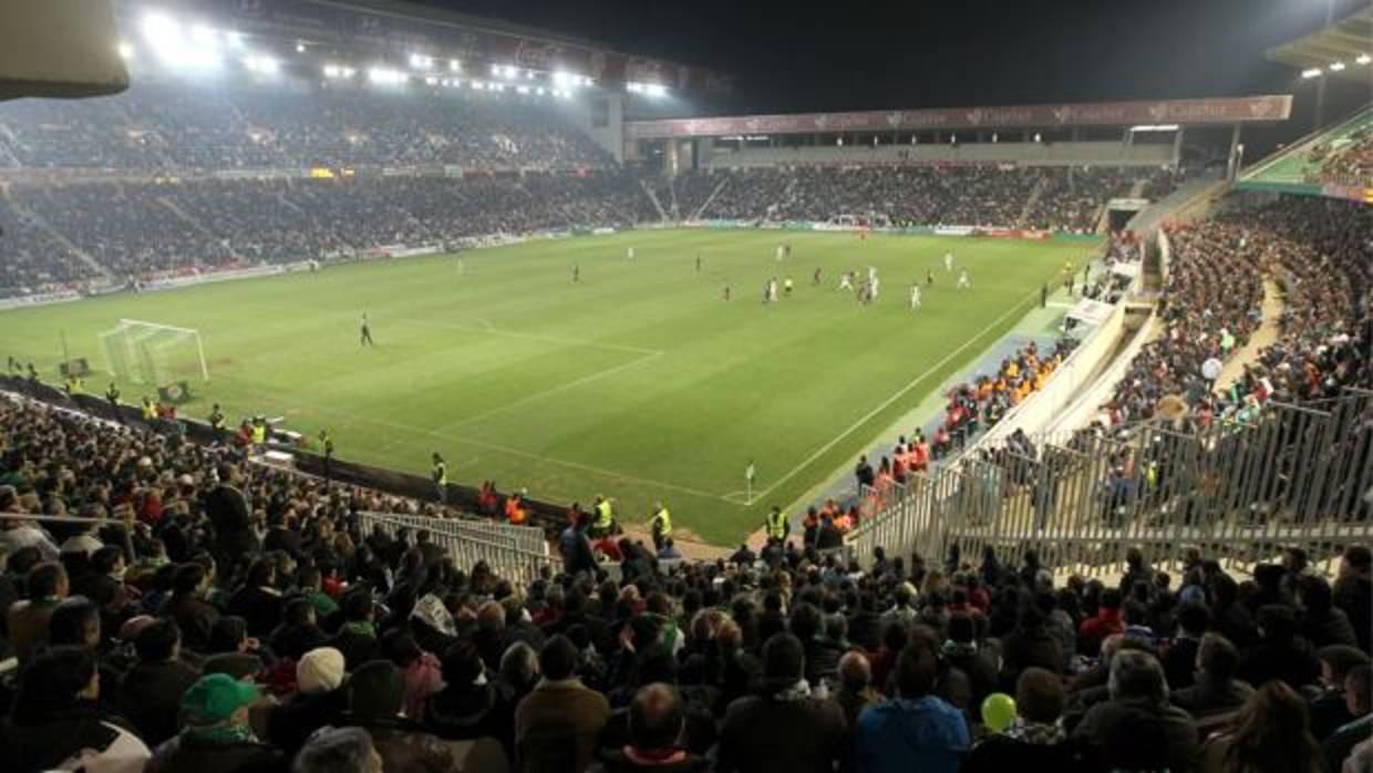 El Arcángel durante el partido entre el Córdoba CF y el FC Barcelona de la Copa del Rey