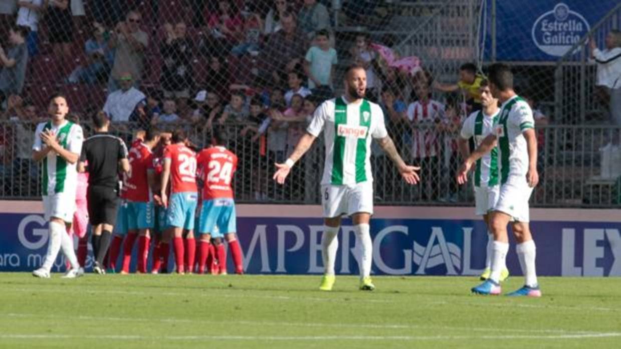 Edu Ramos pide explicaciones tras encajar el gol en Lugo