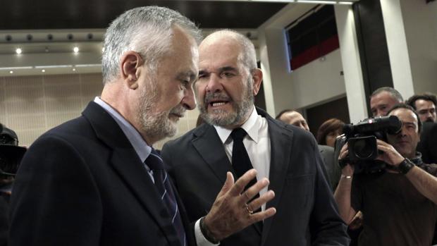 El juicio de los ERE contra Chaves y Griñán no tendrá sumario en papel