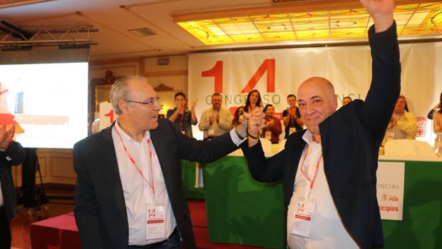 Antonio Ruiz invita a ser «todos socialistas, sin ismos», al tomar el mando del partido en Córdoba