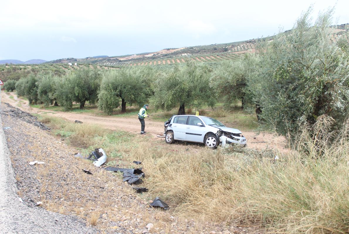 Fallece un hombre de 53 años al salirse de la vía su vehículo esta madrugada