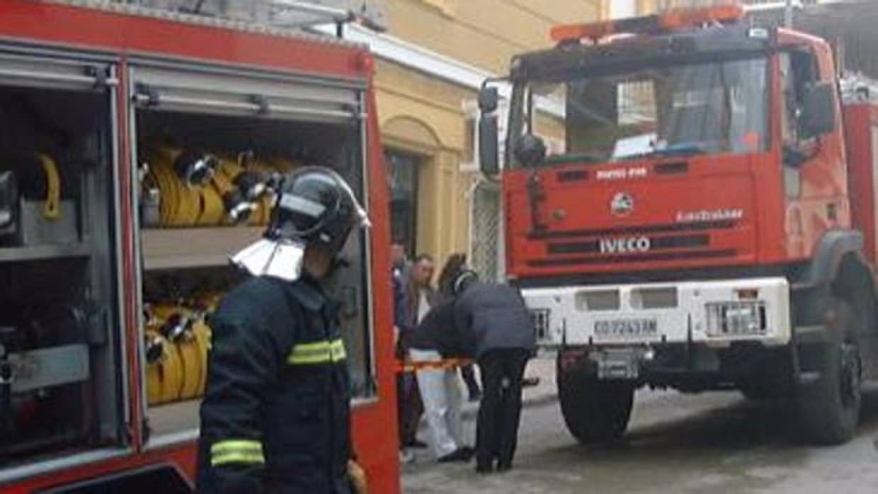 Bomberos interviniendo en un fuego