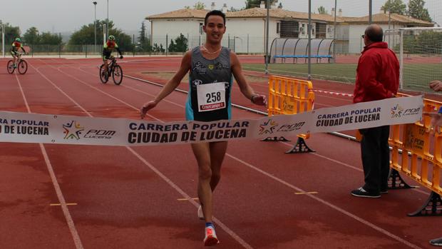 Autoritario triunfo de Antonio Montero en la Carrera Popular Ciudad de Lucena