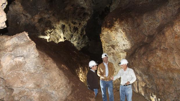 La Cueva del Yeso de Baena reabre sus visitas