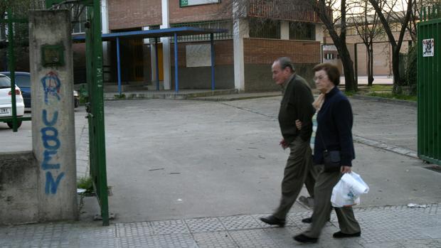 Miedo y confusión al arder un enchufe en un instituto de Córdoba