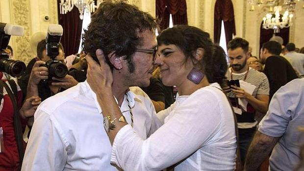 José María González y Teresa Rodríguez el día que tomó posesión como alcalde