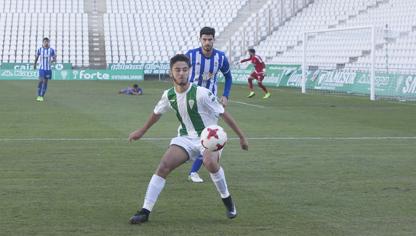 El Córdoba B, en el último partido de Liga en casa ante el Recreativo