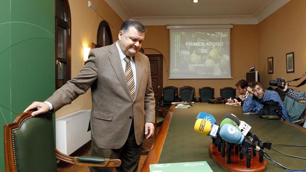 La Mesa del Regadío de Córdoba traslada a la Confederación las demandas de los agricultores