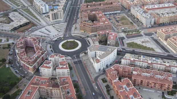 La Policía Local alecciona a casi doscientos conductores en Córdoba para circular en glorietas