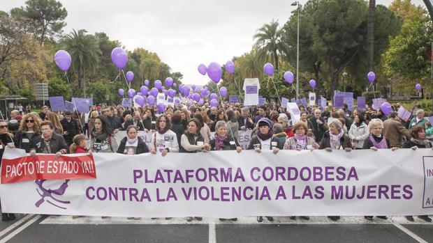 Casi 900 mujeres en riesgo de sufrir malos tratos cuentan con seguimiento policial en Córdoba