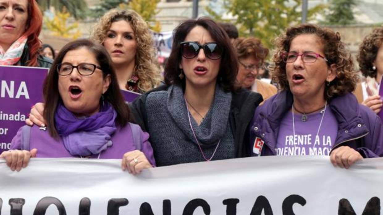 Juana Rivas ha encabezado la manifestación en Granada