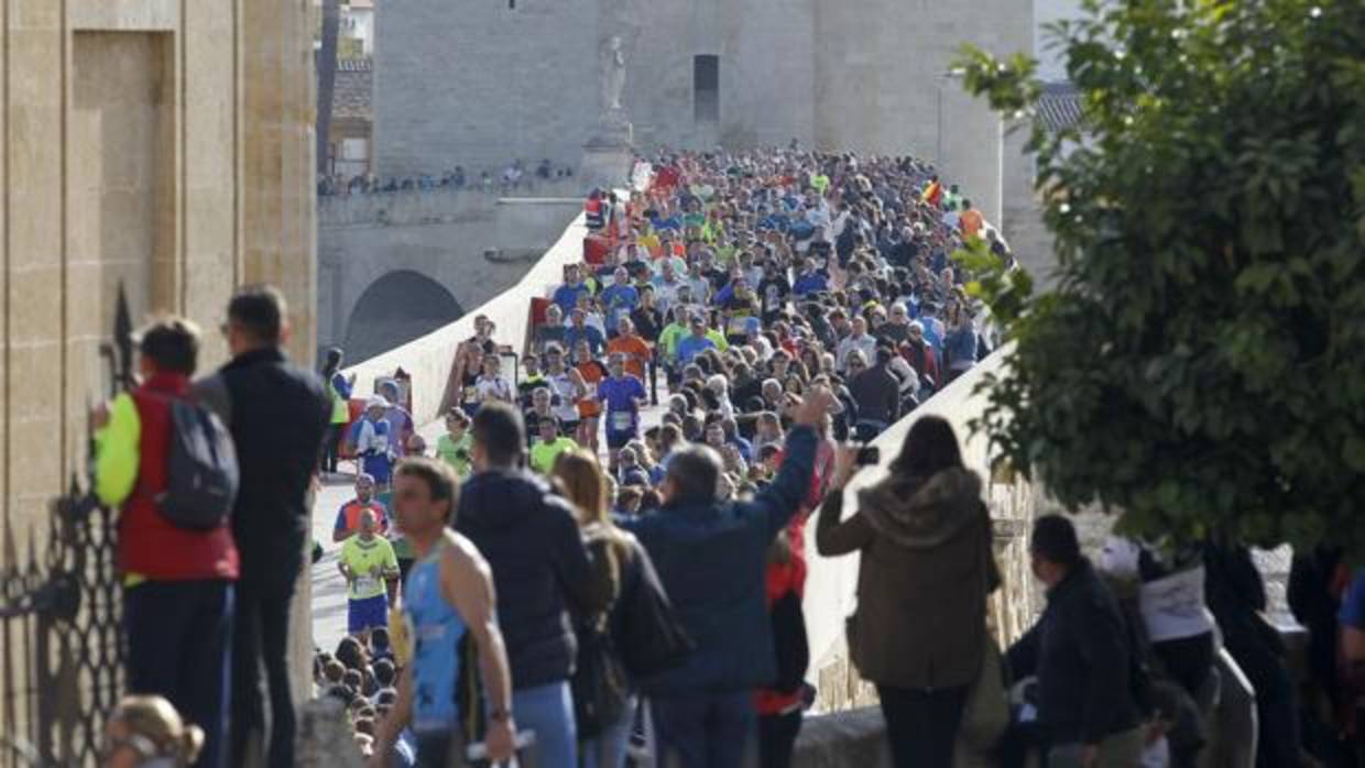 Un momento del final de la Media Maratón de Córdoba