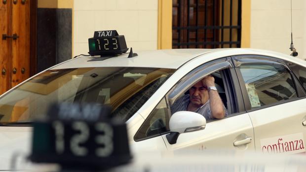 ¿Necesitas un taxi hoy en Córdoba? Pues ten paciencia