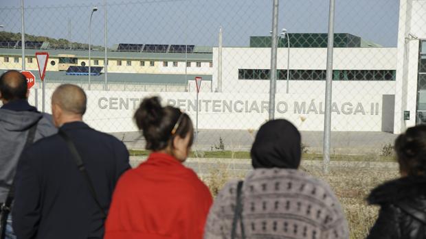 Revés de De la Torre a Zoido por la cárcel de los inmigrantes