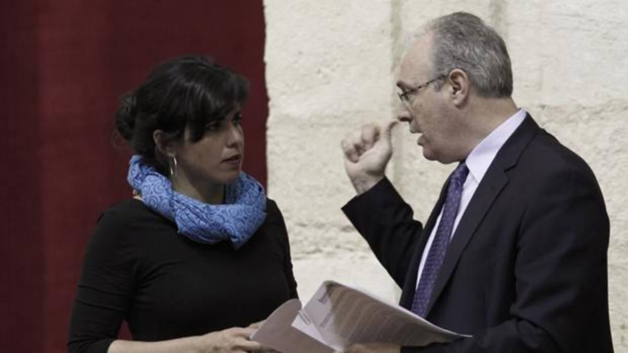Teresa Rodríguez (Podemos) y Juan Pablo Durán (PSOE)