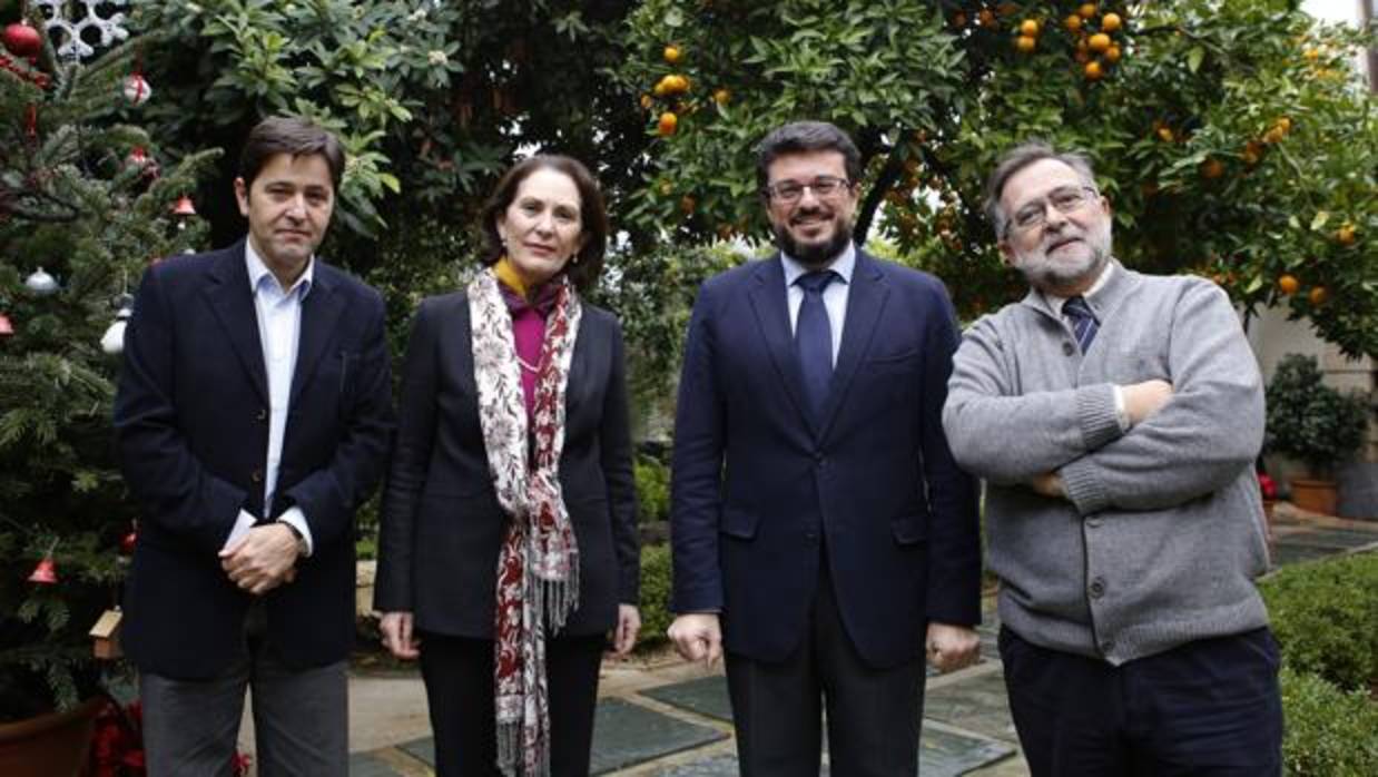 Los miembros del jurado del Premio Narrativa Escolar Mezquita-Catedral de ABC y Cabildo