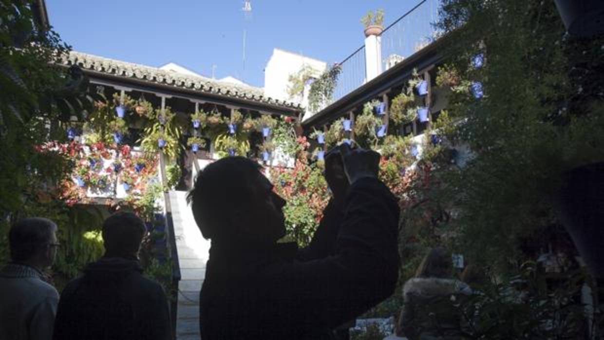 Visitantes en un patio de San Basilio el año pasado