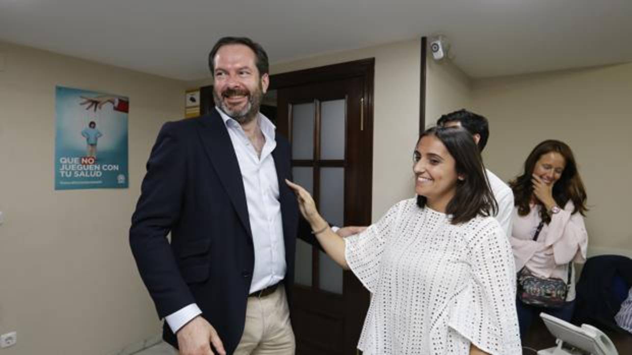 Adolfo Molina (PP) junto a Beatriz Jurado