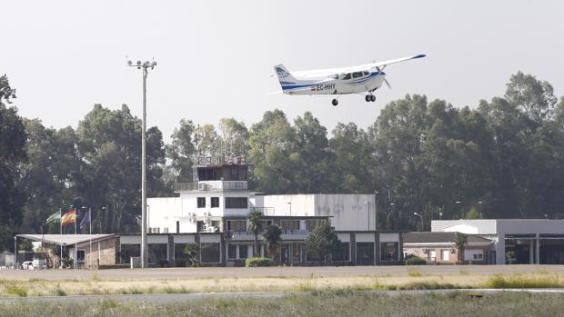 CECO tiende su mano para impulsar el aeropuerto de Córdoba y pide mejorar la conexión AVE