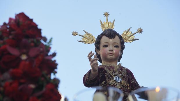 Los más pequeños acompañan al Niño Jesús de la Compañía de Córdoba