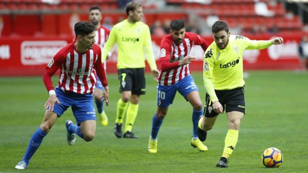 El Córdoba CF repite los vicios del pasado ante el Sporting de Gijón (3-2)