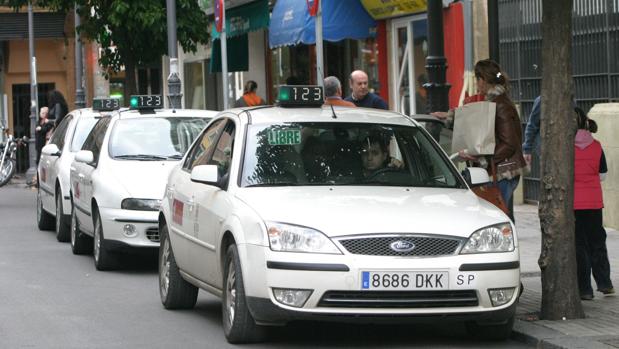 La Junta paraliza una cuarentena de peticiones de licencia de VTC en Córdoba