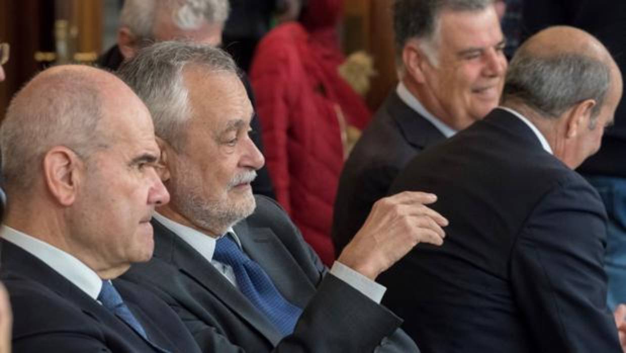 Manuel Chaves y José Antonio Griñán, junto a Gaspar Zarrías y José Antonio Viera en el juicio