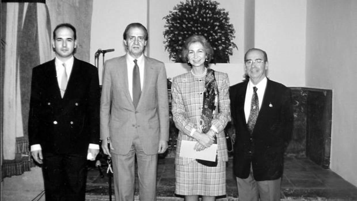 Pepe García Marín, junto a los Reyes en 1992 en su restaurante