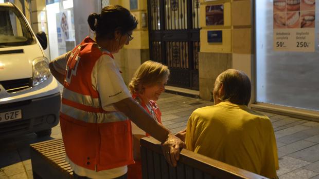 Cruz Roja cifra en 800 las personas sin hogar atendidas en Córdoba en 2017